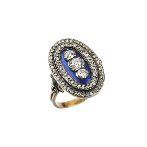 



ANELLO CON DIAMANTI