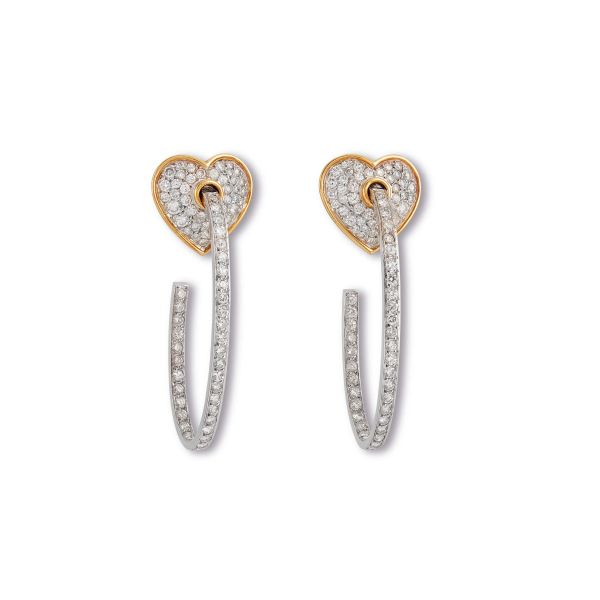 



PAIO DI ORECCHINI A CERCHIO CON CUORI DI DIAMANTI