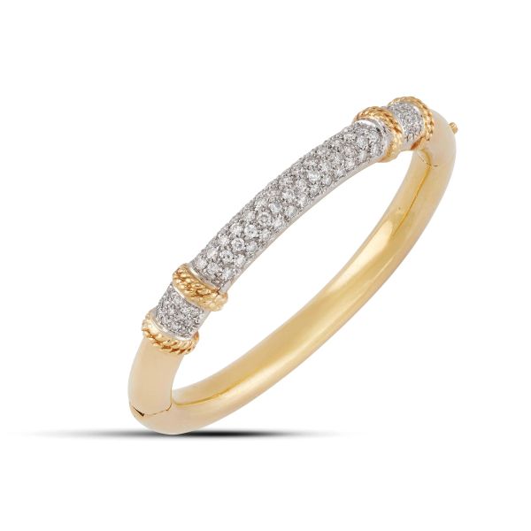 



BRACCIALE RIGIDO CON DIAMANTI