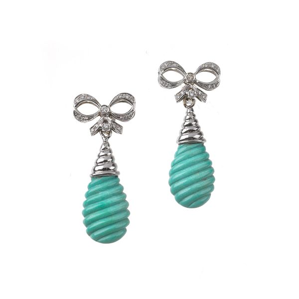 



TURQUOISE PASTE DROP EARRINGS IN 18KT WHITE GOLD