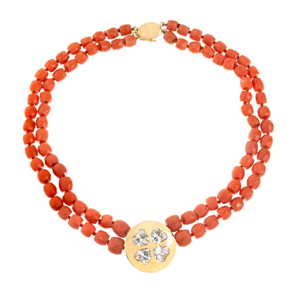 CORAL AND SYNTHETIC STONE NECKLACE IN 18KT YELLOW GOLD