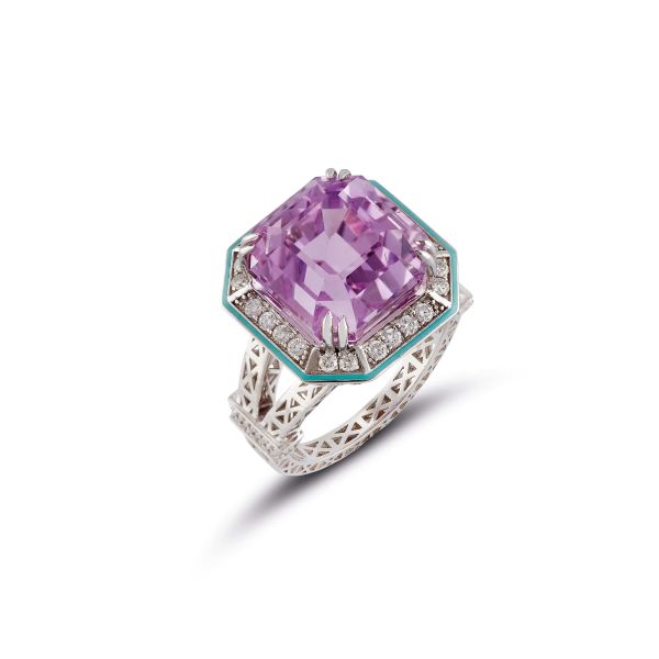 



ANELLO CON KUNZITE E DIAMANTI
