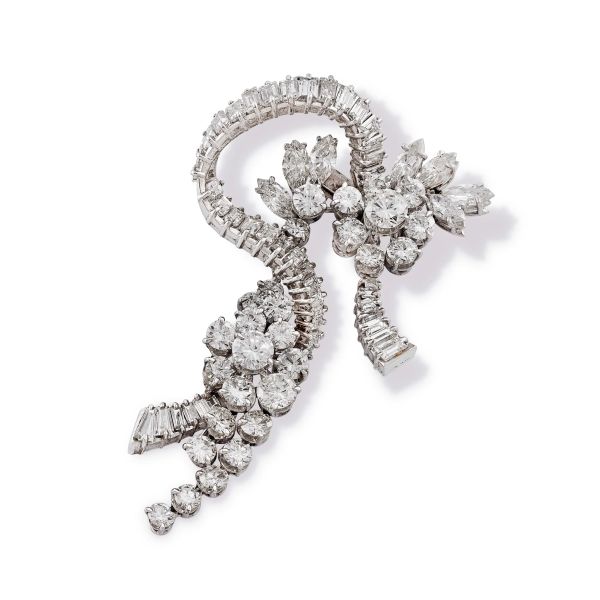 



SPILLA FLOREALE CON DIAMANTI