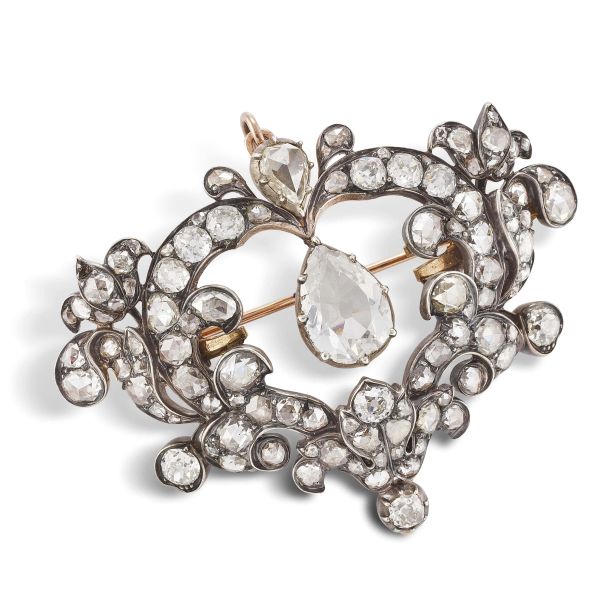 CLUSTER DIAMOND BROOCH IN GOLD AND SILVER