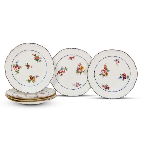 



SIX S&Egrave;VRES DISHES, LAST QUARTER 18TH CENTURY