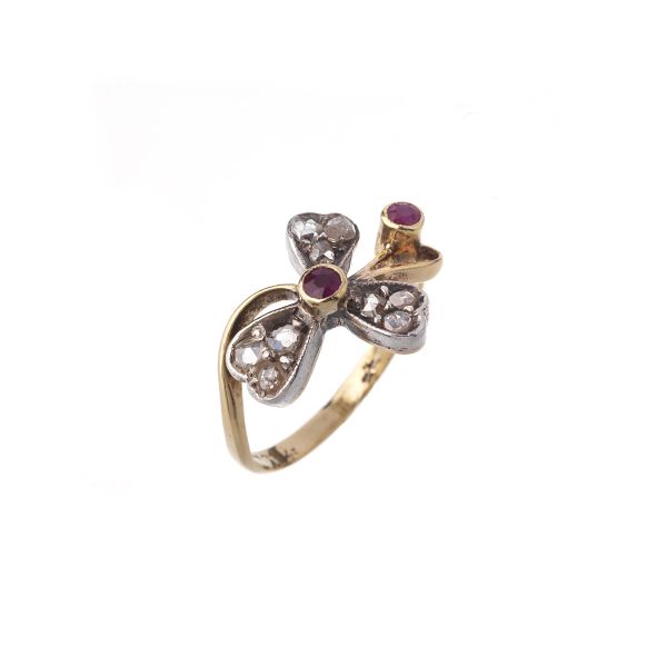 



RUBY AND DIAMOND FLORAL RING IN GOLD AND SILVER