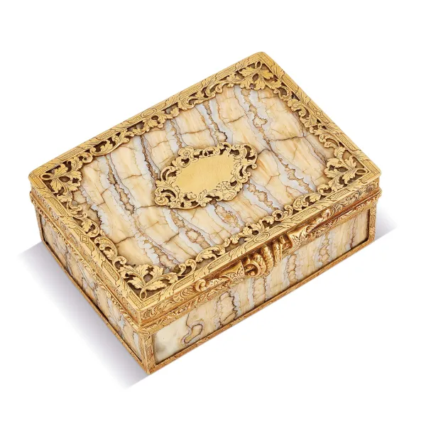 



PRECIOUS SMALL SNUFF BOX IN FOSSIL BONE AND GOLD