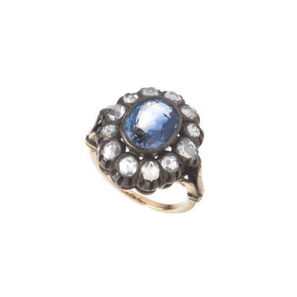 MARGUERITE-SHAPED SAPPHIRE AND DIAMOND RING IN SILVER AND GOLD