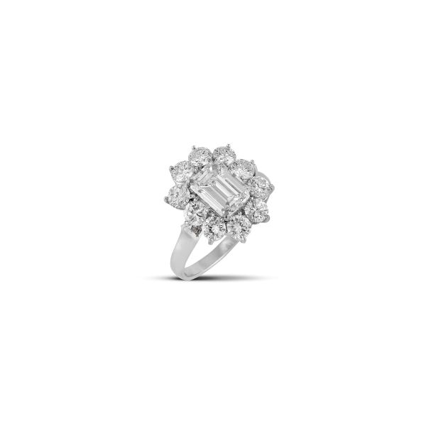 FLORAL DIAMOND RING IN 18KT WHITE GOLD