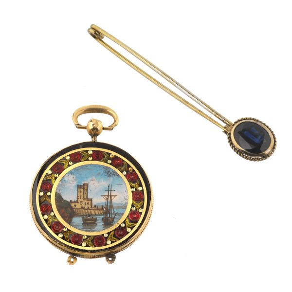 PENDANT WITH A PORTRAIT IN 18KT YELLOW GOLD AND A SAPPHIRE BROOCH