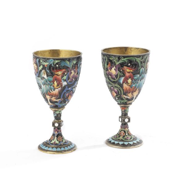 PAIR OF SILVER AND ENAMEL SMALL GLASSES, MOSCOW, 1908-1926