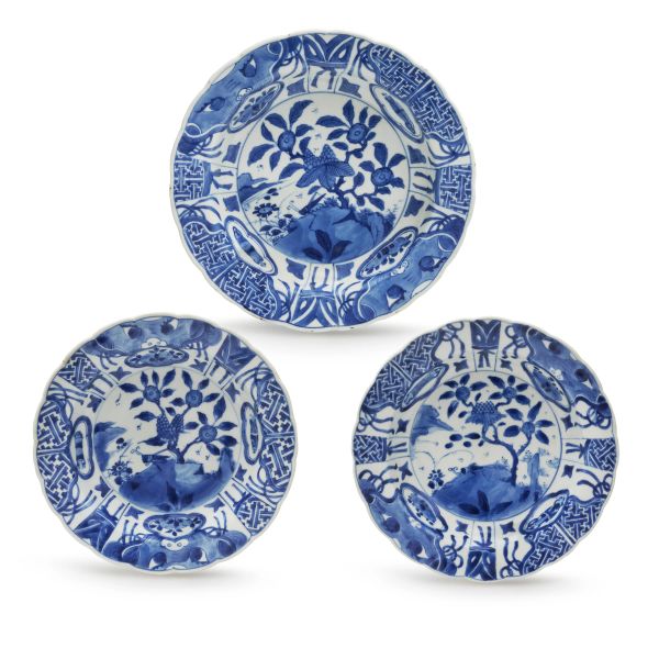 THREE KRAAK DISHES, CHINA, MING PERIOD, 17TH CENTURY
