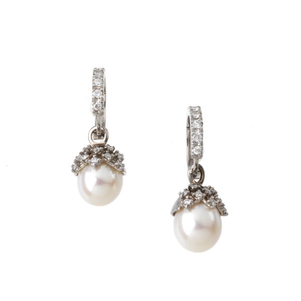 PEARL AND DIAMOND DROP EARRINGS IN 18KT WHITE GOLD