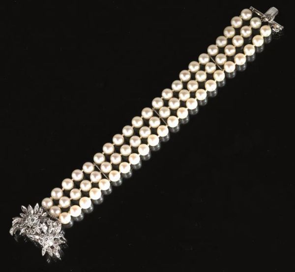  Bracciale in oro bianco, perle e diamanti 