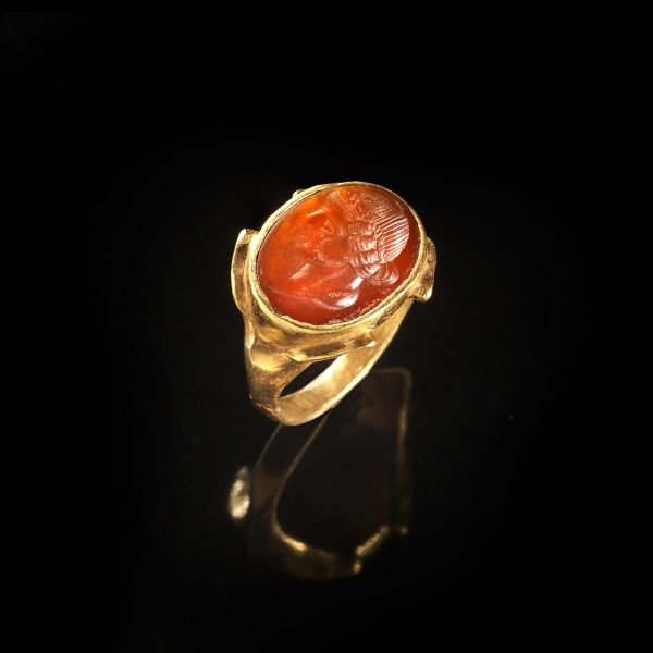 



ANELLO CON VOLTO FEMMINILE