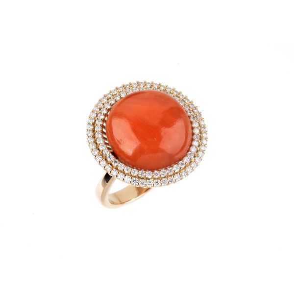 CORAL AND DIAMOND RING IN 18KT YELLOW GOLD