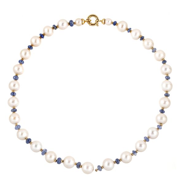 



COLLANA CON PERLE E ZAFFIRI