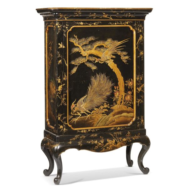 AN ENGLISH CABINET, 19TH CENTURY