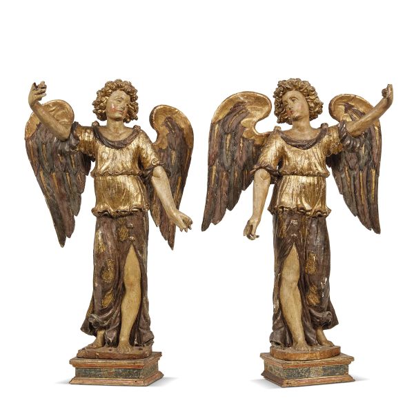 A PAIR OF NORTH ITALY ANGELS, EARLY 17TH CENTURY