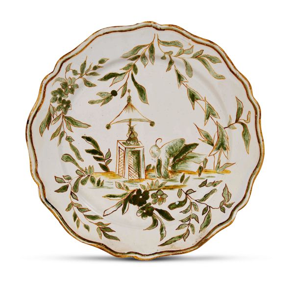 



A DISH, FRANCE, MOUSTIER, 19TH CENTURY