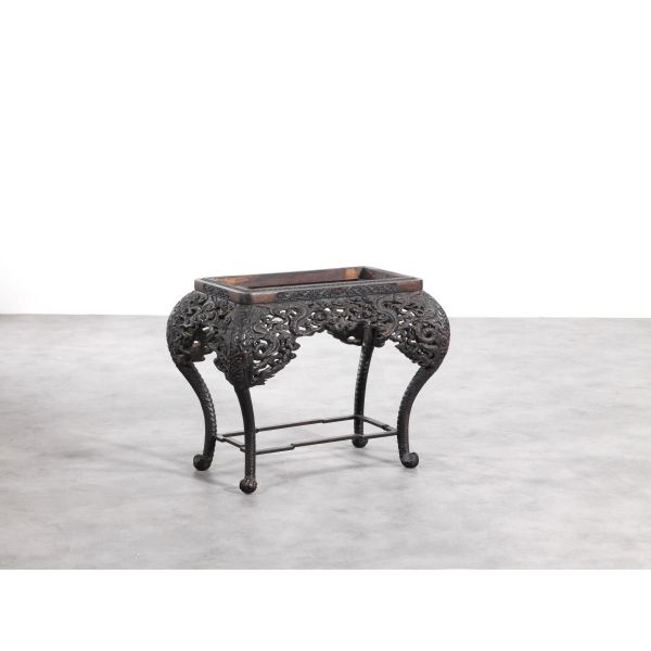 TABLE, CHINA, 19-20TH CENTURIES