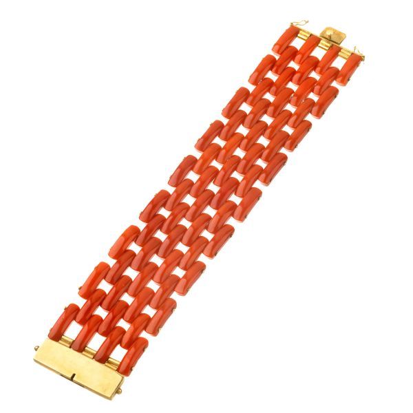 



CORAL BAND BRACELET IN 18KT YELLOW GOLD