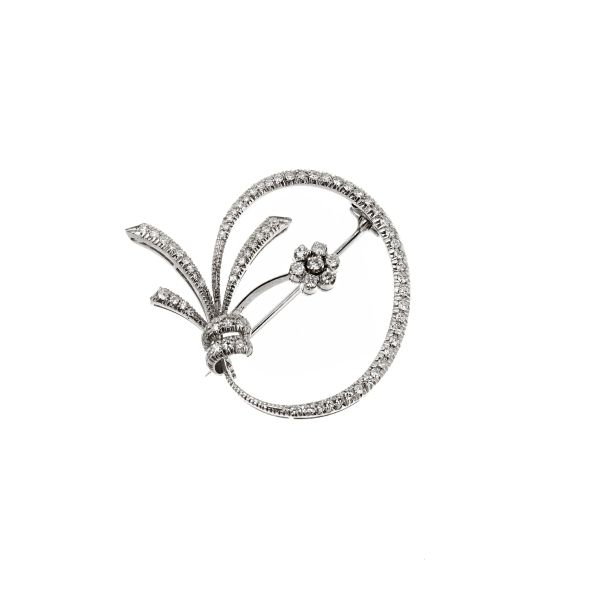 



FLORAL BROOCH WITH DIAMONDS