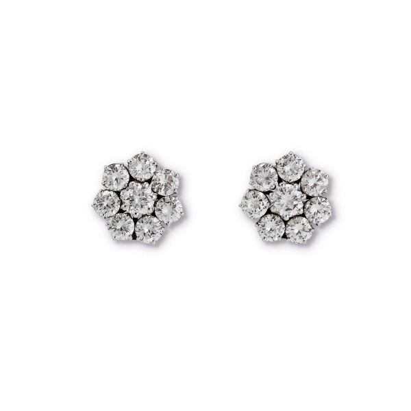 



DIAMOND DAISY CLIP EARRINGS IN 18KT WHITE GOLD