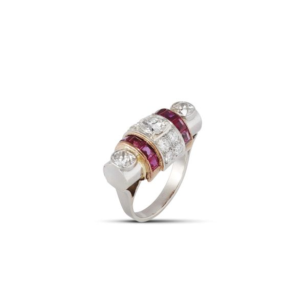 



RUBY AND DIAMOND RING IN PLATINUM AND 18KT GOLD 