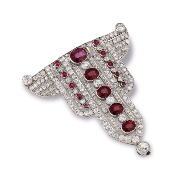 



RUBY AND DIAMOND BROOCH IN PLATINUM