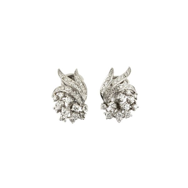 



DIAMOND EARRINGS IN 18KT WHITE GOLD