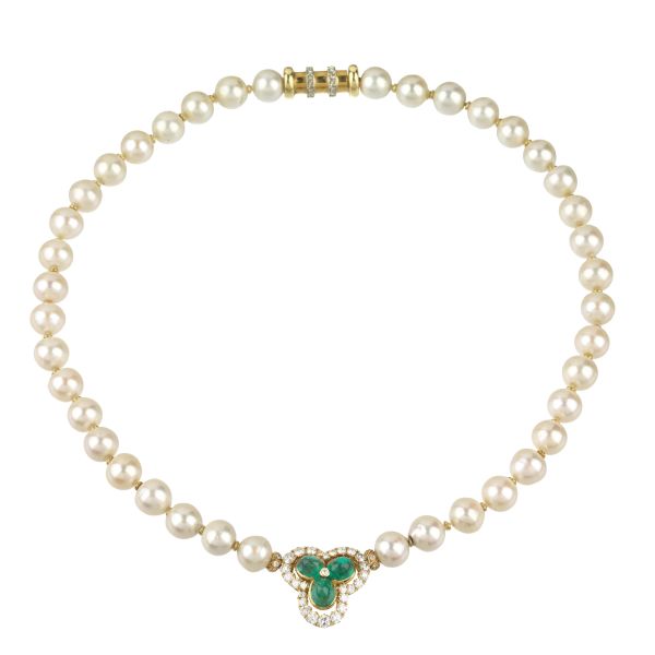 



PEARL NECKLACE IN 18KT YELLOW GOLD
