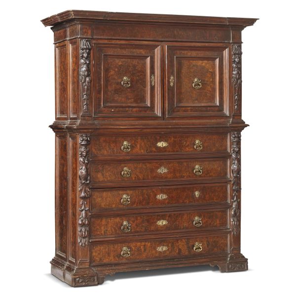 MONUMENTALE CASSETTONE CON ALZATA, ROMA, FINE SECOLO XVII
