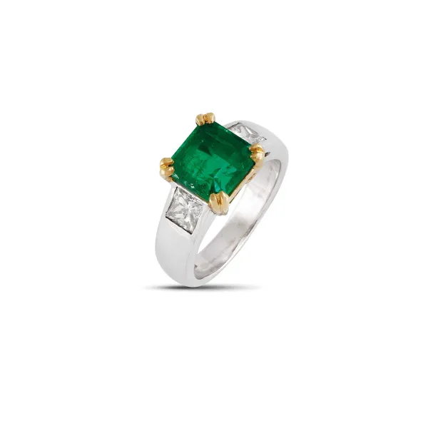 



COLOMBIAN EMERALD AND DIAMOND RING IN 18KT TWO TONE GOLD