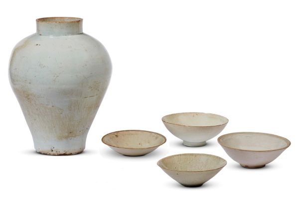 A VASE AND FOUR  BOWLS, CHINA, SONG DYNASTY