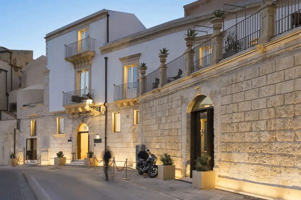 



UNA Italian Hospitality