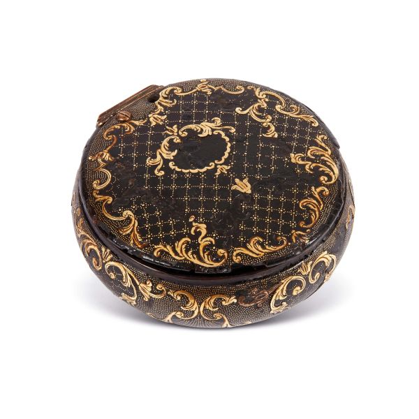 



A NEAPOLITAN SNUFF BOX, 18TH CENTURY