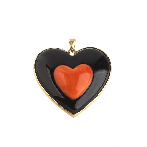 HEART-SHAPED ONYX AND CORAL PENDANT IN 14KT GOLD