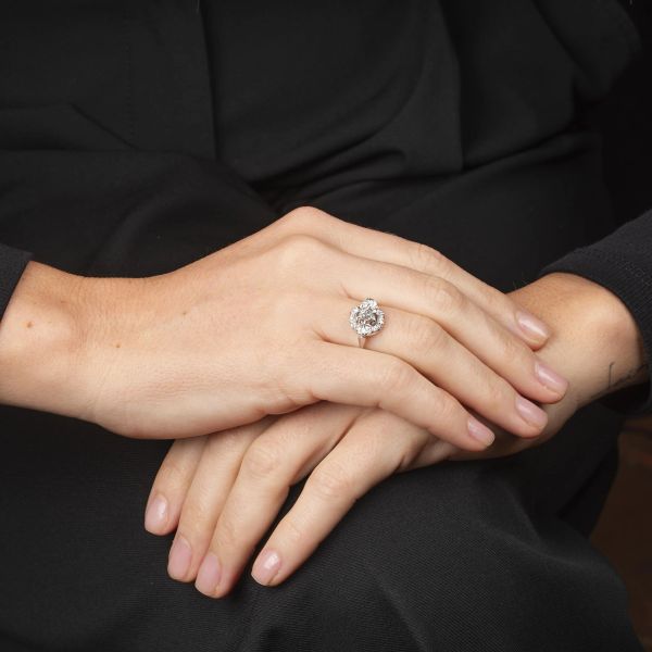 ANELLO FLOREALE CON DIAMANTI