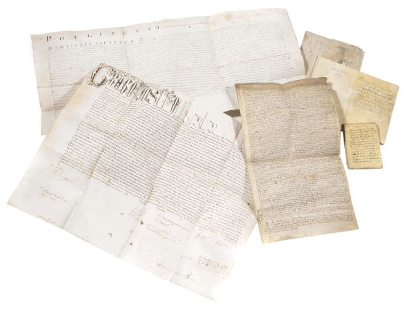 8 documenti pergamenacei in latino, tutti manoscritti al recto, formato vario, ripiegati, datati dal 1404 al 1774.