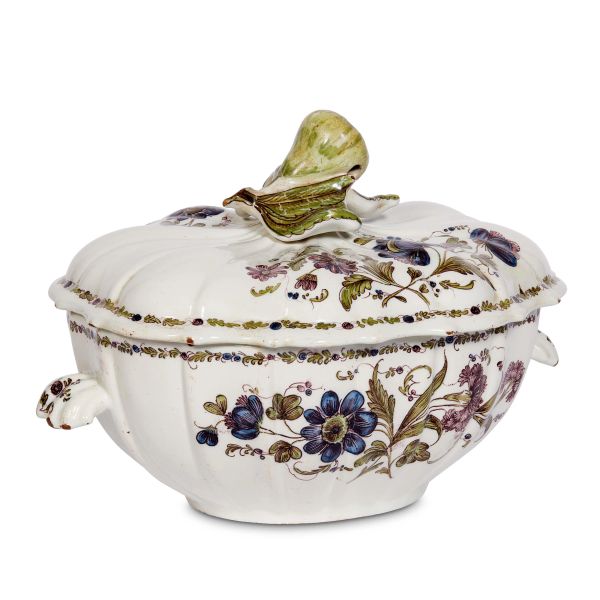 



A PASQUALE ANTONIBON SOUP TUREEN, NOVE, 1740-1770