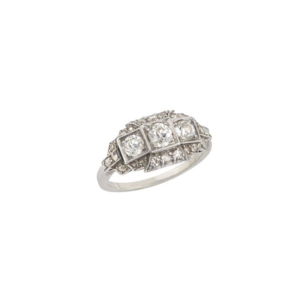 ANELLO CON DIAMANTI 