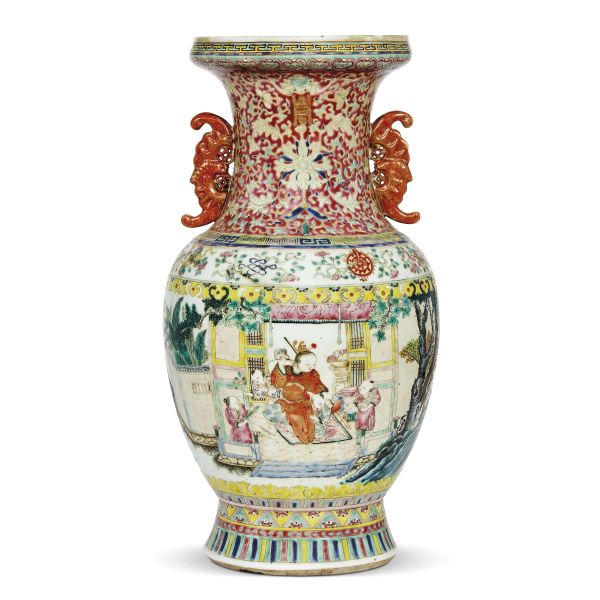 A VASE, CHINA, QING DYNASTY, 19TH-20TH CENTURY