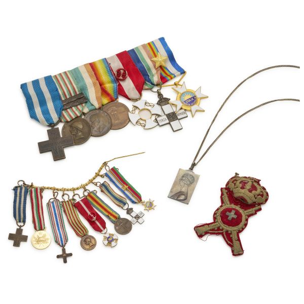 



Rinvenimento famigliare di oltre 50 placchette, medaglie, ordini e decorazioni (Secoli XIX e XX)