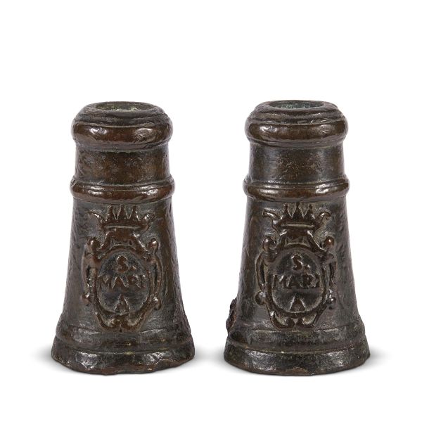 A PAIR OF BRONZE TUSCAN FIRECRACKERS, 16TH CENTURY