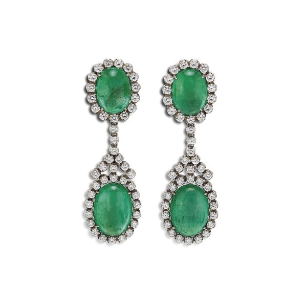 BIG EMERALD AND DIAMOND DROP EARRINGS IN 18KT WHITE GOLD