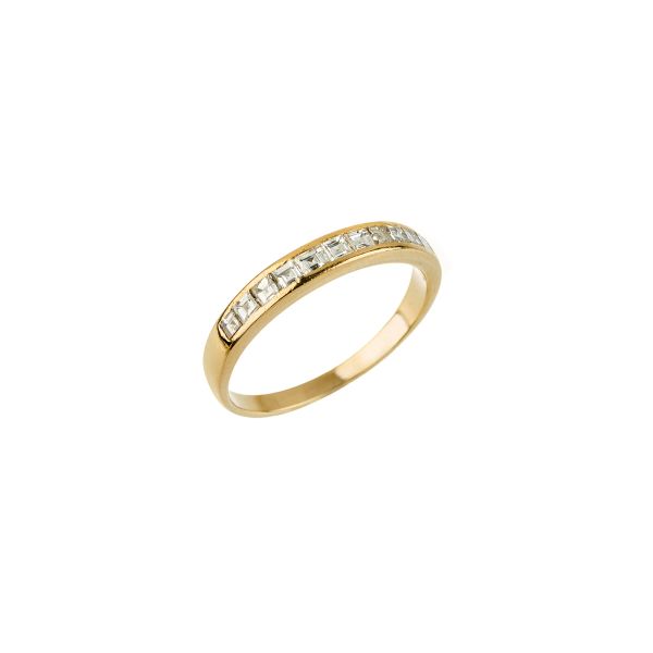 



DIAMOND RING IN 18KT YELLOW GOLD