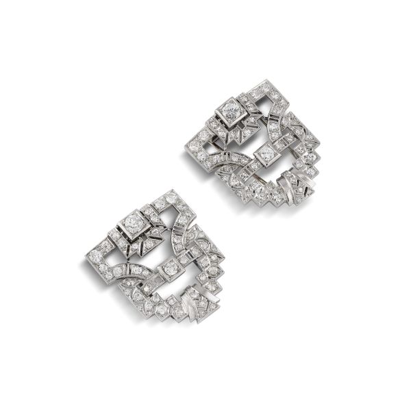 PAIR OF DIAMOND CLIPS IN 18KT WHITE GOLD