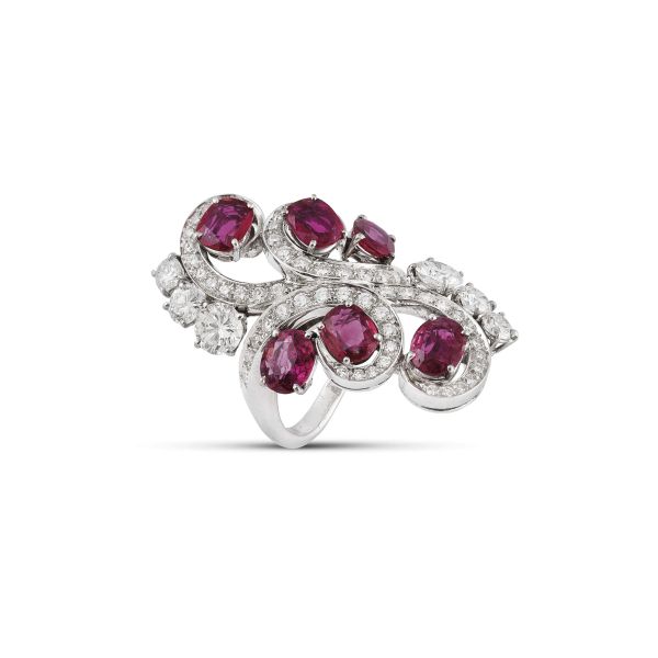 RUBY AND DIAMOND CONTRARIE RING IN 18KT WHITE GOLD