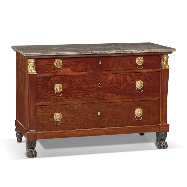 A FRENCH COMMODE, FIRST HALF 19TH CENTURY
